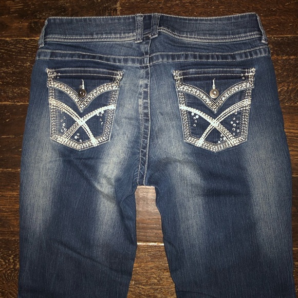 Apt. 9 boot cut Jeans, embellished, size 10 dark wash, sexy flattering fit EUC - Picture 9 of 14